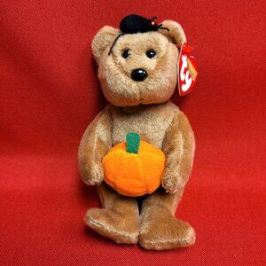 Hocus The Bear Holding Pumpkin Spider on Head 2005 The Halloweenie Beanies Colle